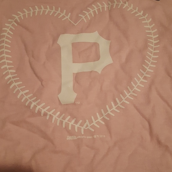 Breast cancer awareness pirates shirt - Picture 3 of 3